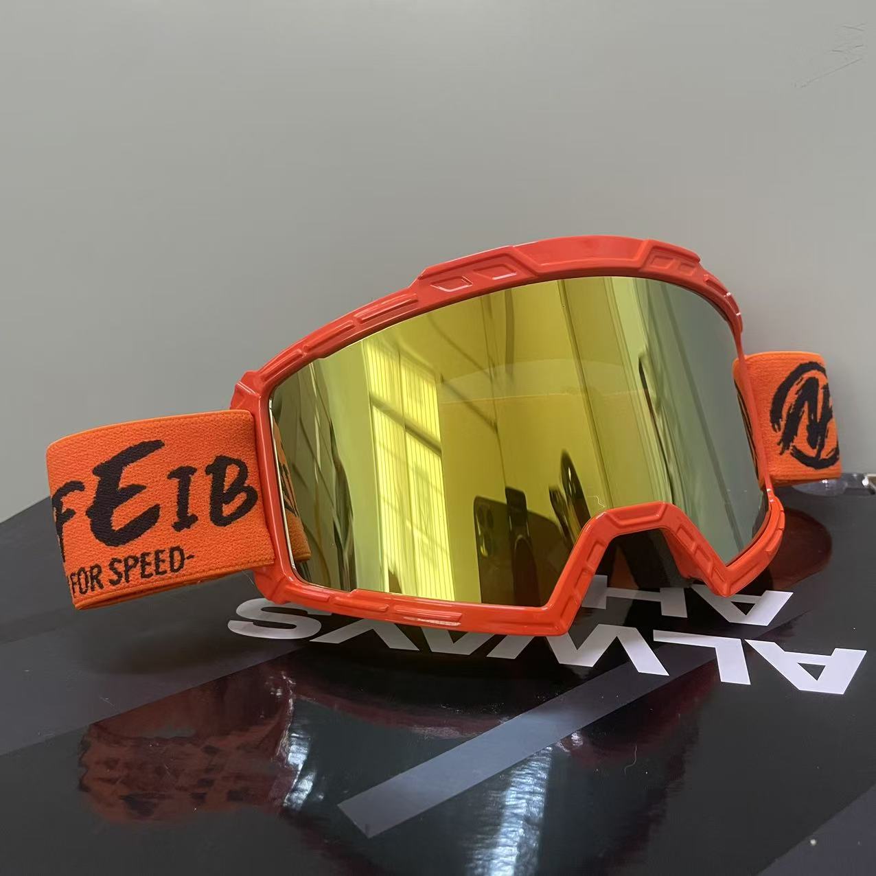 แว่นตาขี่มอเตอร์ไซค์สำหรับผู้ช - Equestrian Helmet บทวิจารณ์และราคา