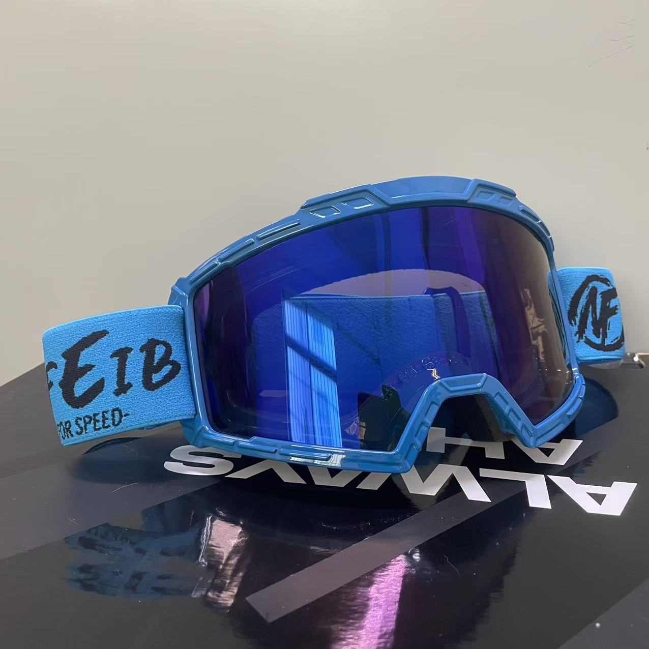 แว่นตาขี่มอเตอร์ไซค์สำหรับผู้ช - Equestrian Helmet บทวิจารณ์และราคา